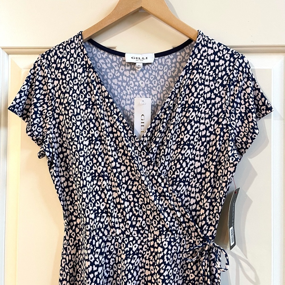 GILLI leopard print faux wrap dress NWT - Picture 4 of 8